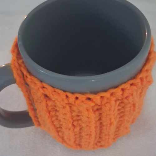 Couvre  mug / cache tasse aj crochet  orange