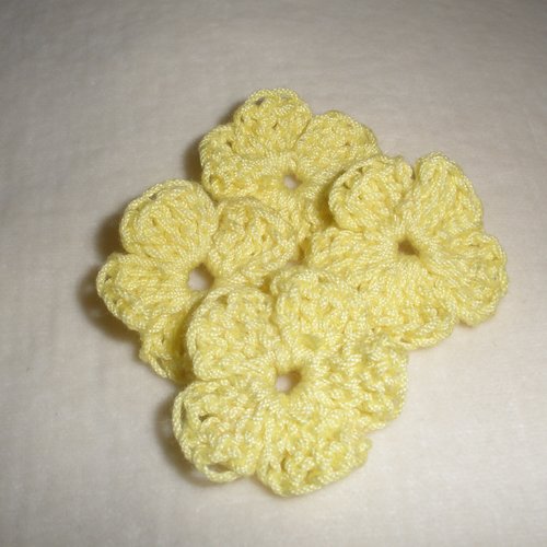Lot de 6 fleurs au crochet  en coton fuschia
