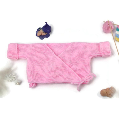 Brassière bébé naissance rose pelote de fil à tricoter