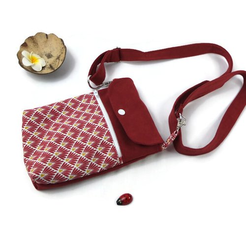 Petit sac bandoulière en tissu rouge