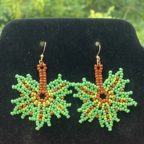 Boucles feuilles d'érable verte