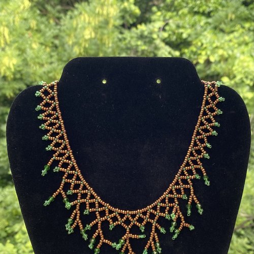 Collier rocailles et perles semi rondes