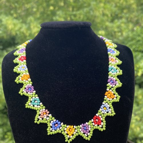 Collier flora