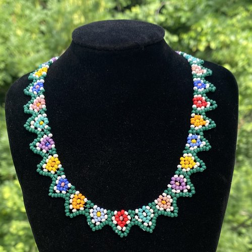 Collier flora