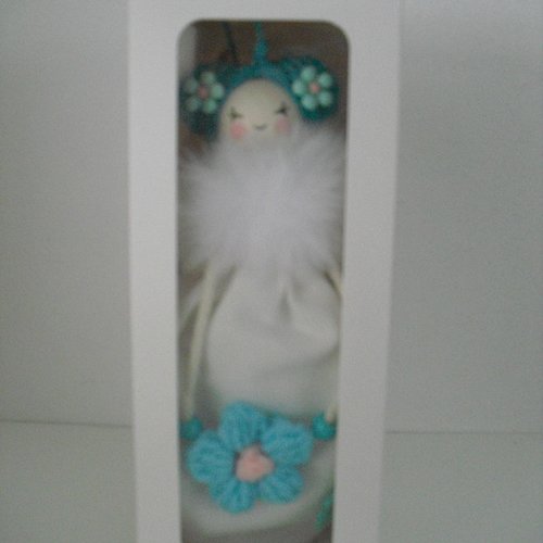 Décoration poupée macramé