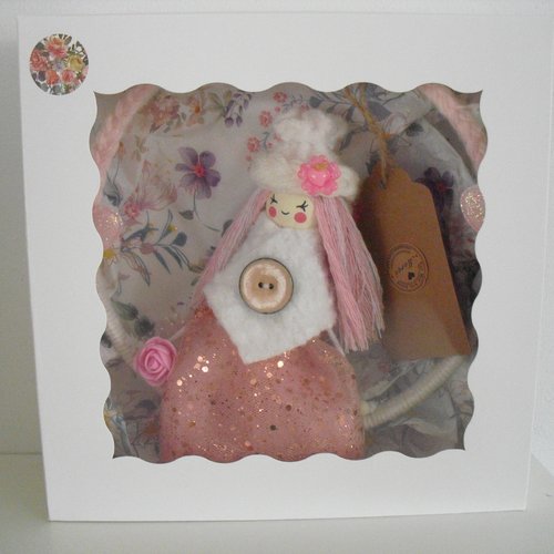 Décoration poupée macramé