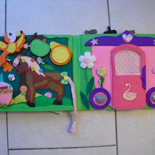 Livre éveil "mon premier carrosse de princesse"