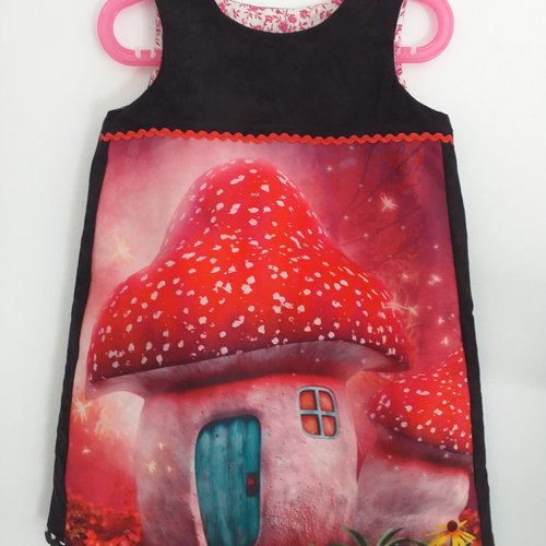 Jolie petite robe hiver "champignon" t 5/6 ans