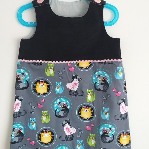 Jolie petite robe hiver "petits chats" t 4 ans