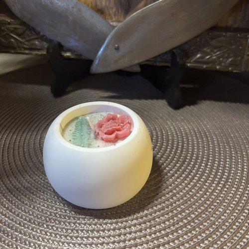 Bougie ronde fleurie