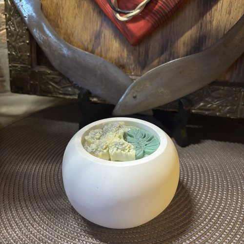 Bougie ronde fleurie