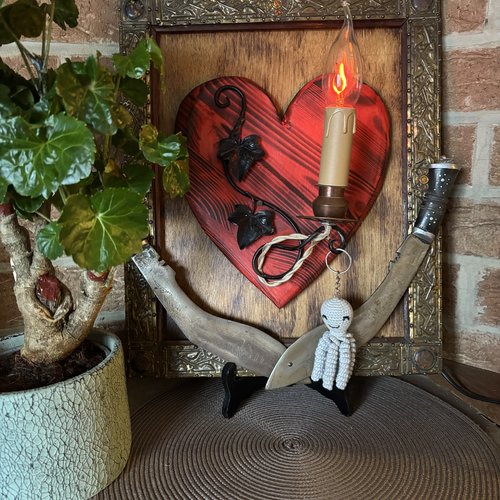 Porte-clés pieuvre ovale grise avec broderies