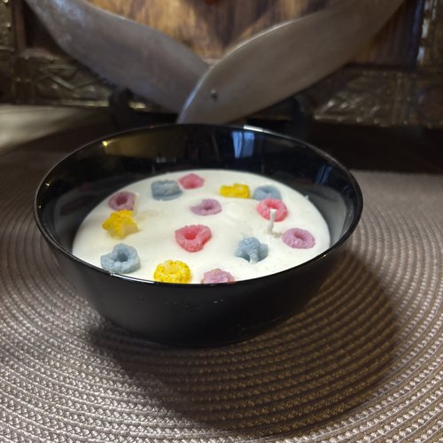 Bougie « bol de céréales » tutti frutti