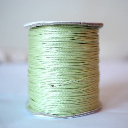 Cordon de polyester très fins 0.05 mm couleur vert pastel vendu au mètre *pour bracelet* 