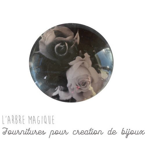 2 cabochons à coller fleurs  en verre 14 mm - n34
