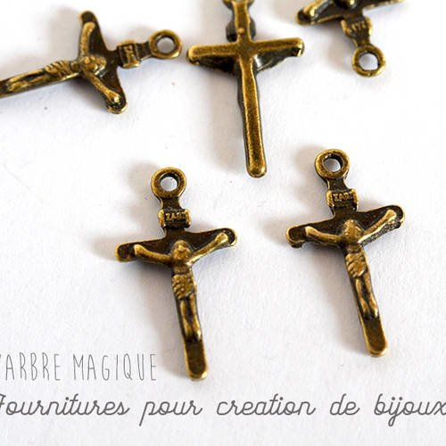Breloque croix crucifix jésus christ métal bronze vendu par 1 