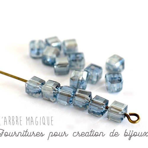 Lot de perles cube en verre reflets turquoise bleu gris par 10 