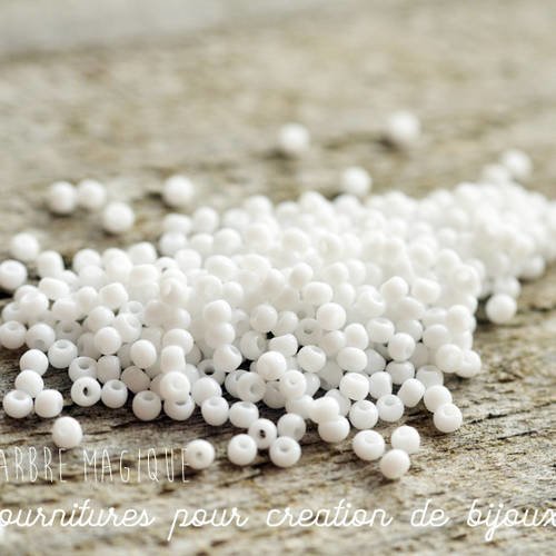 10g rocaille blanc opaque plus ou moins 1200 perles 2mm 