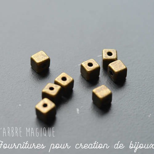 Perle cube métal bronze intercalaire dimension 4 mm