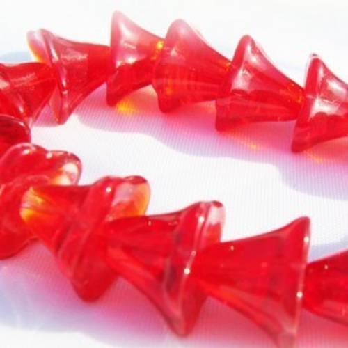 10 perles fleur rouges transparentes