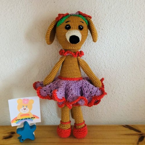 Peluche le chien noisette en crochet, doudou idéal pour un nouveau-né, un cadeau d'anniversaire, une décoration de chambre