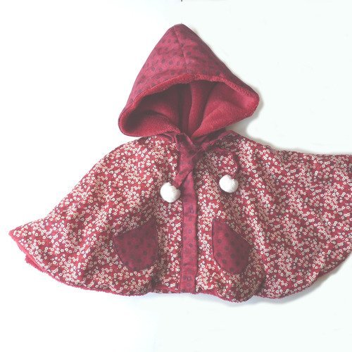 Cape manteau pour bébé à capuche 1 an fleur liberty mits valeria rouge rubis fait main l'arche de jessica
