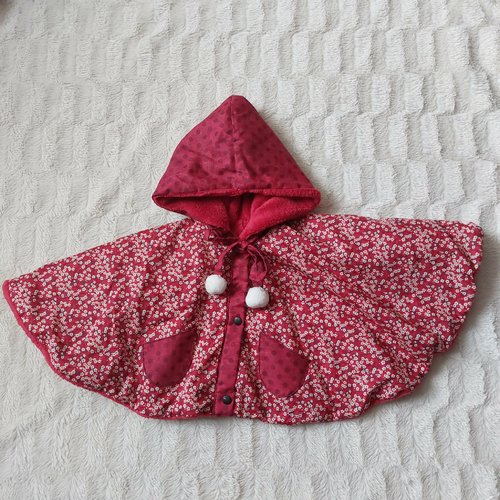Cape manteau pour bébé à capuche 1 an fleur liberty mits valeria rouge rubis fait main l'arche de jessica