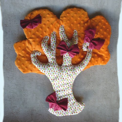 Mobile décoration chambre bébé arbre et papillons orange fuchsia scandinave fait main l'arche de jessica