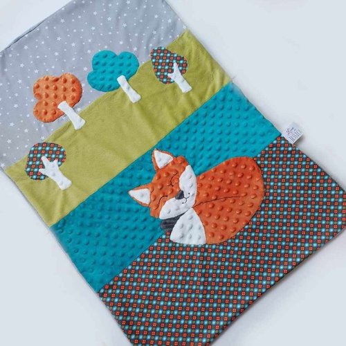 Couverture doudou bébé garçon ou fille poussette couffin renard arbres forêt étoiles fait main l'arche de jessica