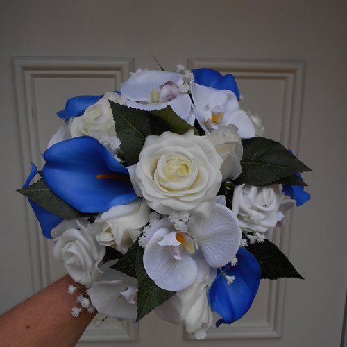 Bouquet de mariée rond - beu roi et blanc en fleurs artificielles