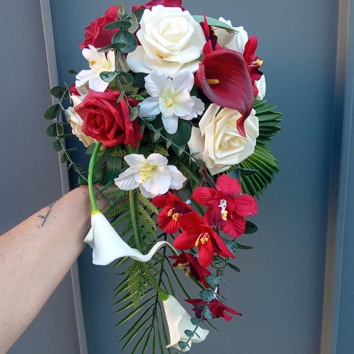 Bouquet de mariée retombant - ivoire et bordeaux