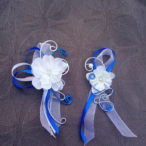 Remonte traîne et boutonnière pour mariage - bleue roi et blanche