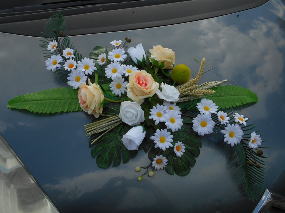 Décoration voiture mariage fleurs - 10 jolies façons de décorer sa