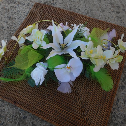 Centre de table de 45cm - vert anis - fleurs artificielles
