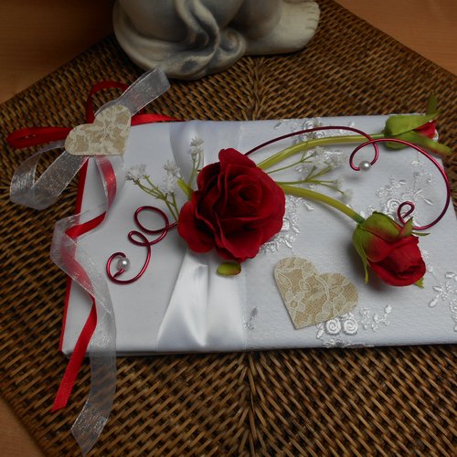 Livre d'or romantique pour mariage - roses rouge et gypsophile