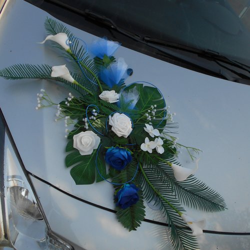 Décoration de voiture pour mariage - bleu marine et blanc - fleurs artificielles