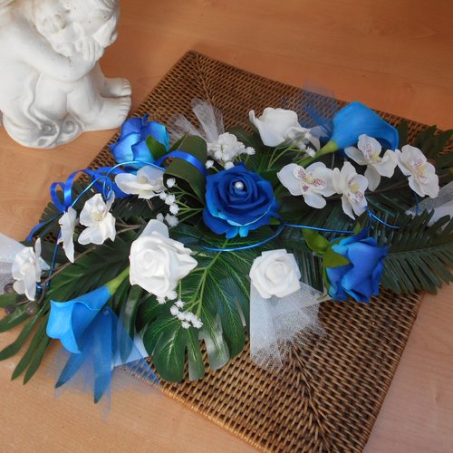 Centre de table bleu roi et blanc en fleurs artificielles - décoration pour mariage