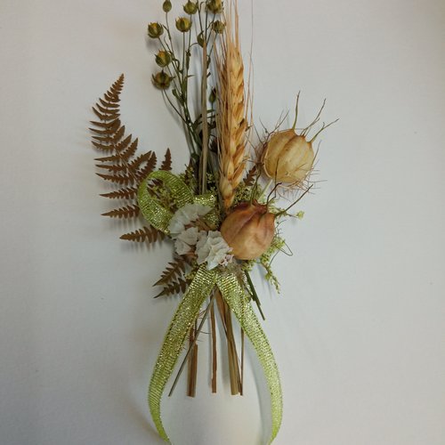 Boutonnière en fleurs séchées dans teintes vertes anis - mariage