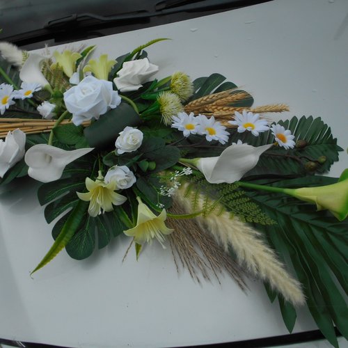 Décoration de voiture pour mariage champêtre  - verte et blanche - fleurs artificielles