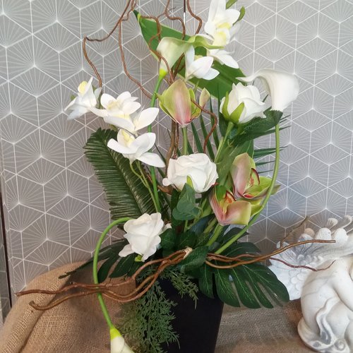 Composition florale pour cimetière en fleurs artificielles