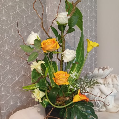 Composition de fleurs artificielles pour cimetière