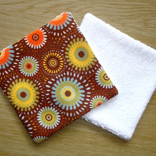 Lingettes démaquillantes lavables, coton et éponge de bambou / vendue à l'unité / femme ou bébé / seventies marrons