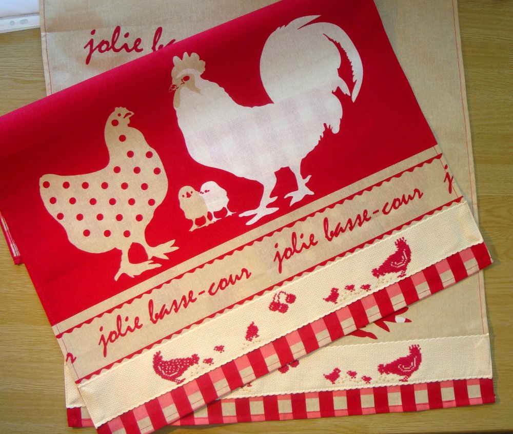 Torchon de cuisine avec poule rouge et coq brodé, 16% coton, brodé au point de croix / poussins / rouge / beige / sur commande Torchon de cuisine avec poule rouge et coq brodé, 16% coton, brodé au point de croix / poussins / rouge / beige / sur commande