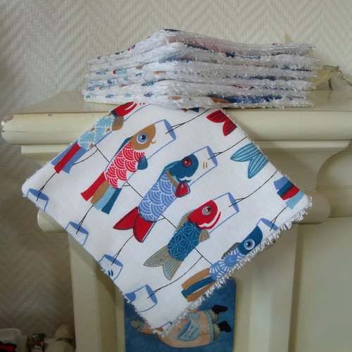 Lingettes démaquillantes lavables en coton et éponge de bambou / vendue à l'unité / femme ou bébé / carpes koï asie