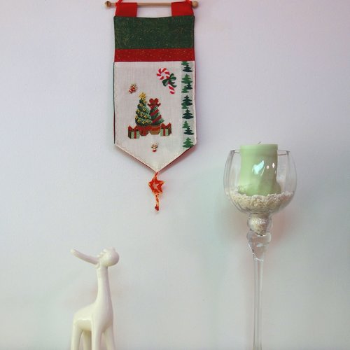 Bannière à suspendre "sapins de noël", décoration de porte ou de mur, arbre de noël, cadeaux, charms renne et cloches, sucre d'orge