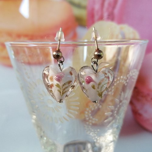 Boucle d'oreilles coeur de murano blanc, boucle d'oreilles en acier inoxydable, perle, bijou, fleurs de printemps