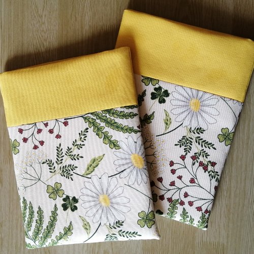 Housse de transport de livre marguerite et fougère / protège livres / pochette protection / housse molletonnée couvre cahier printemps