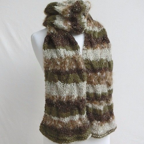 Écharpe longue femme, tricot point à torsades, en laine kaki / marron / beige, tricoté main, accessoire automne hiver, idée cadeau