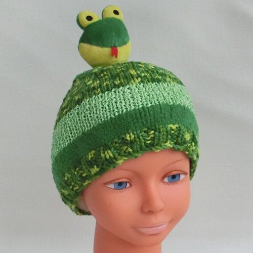 Bonnet peluche grenouille, taille 2 / 3 ans, en laine vert / jaune , enfant ou bébé, fille ou garçon, tricoté main, bonnet automne hiver