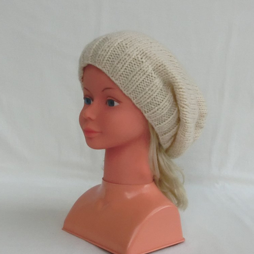 Bonnet slouchy enfant fille, taille 6 / 7 / 8 ans, tricoté main en laine chunky, accessoire de mode, tricot automne / hiver,